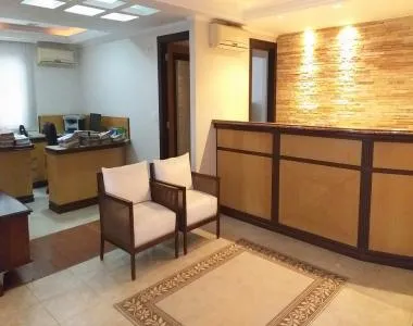 Sobrado Comercial Mobiliado no Centro de Balneário Camboriú Sobrado Comercial Mobiliado no Centro de Balneário Camboriú