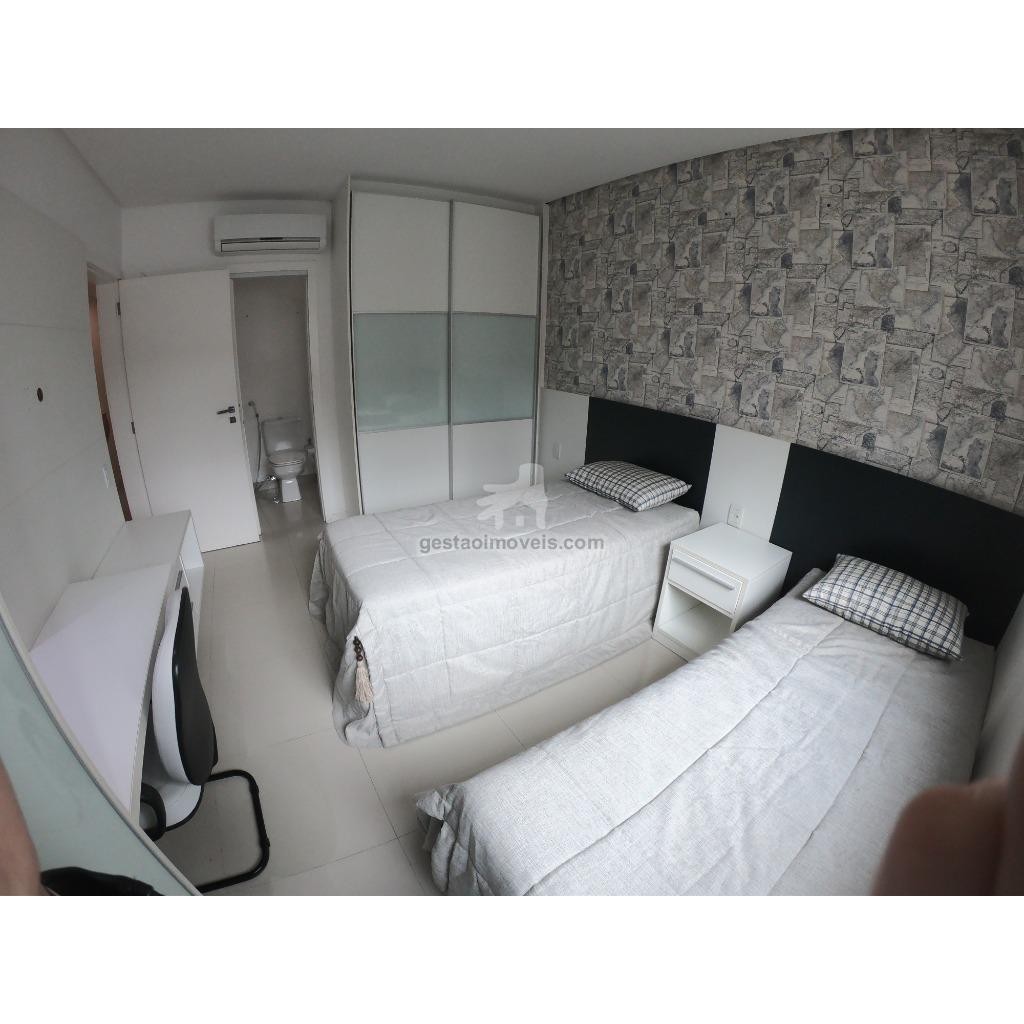Apartamento para alugar com 3 quartos, 130m² - Foto 12