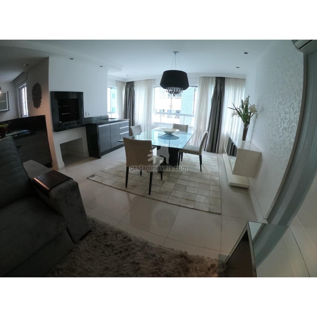 Apartamento para alugar com 3 quartos, 130m² - Foto 2