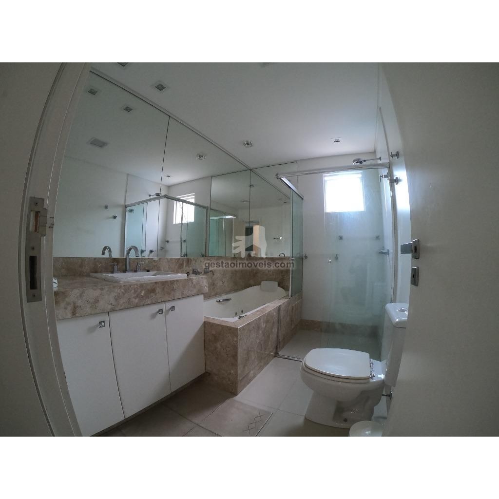 Apartamento para alugar com 3 quartos, 130m² - Foto 7