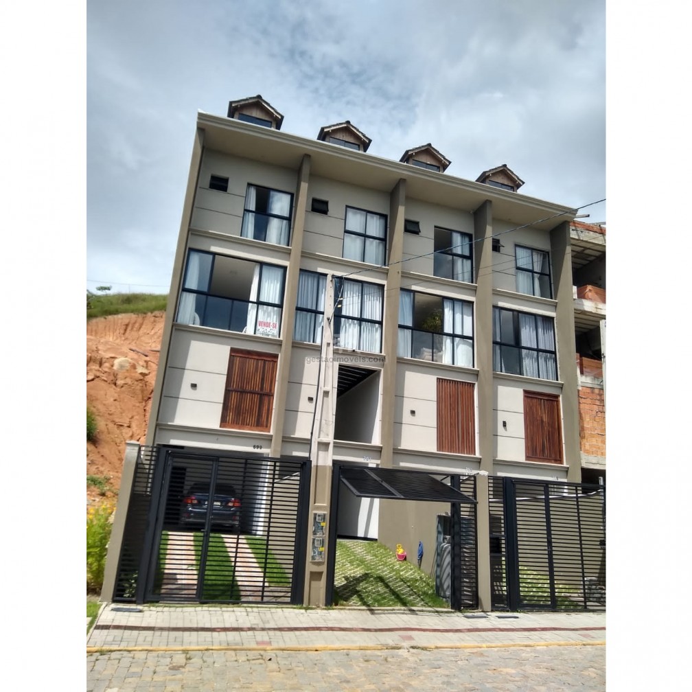 Casa à venda com 2 quartos, 125m² - Foto 1