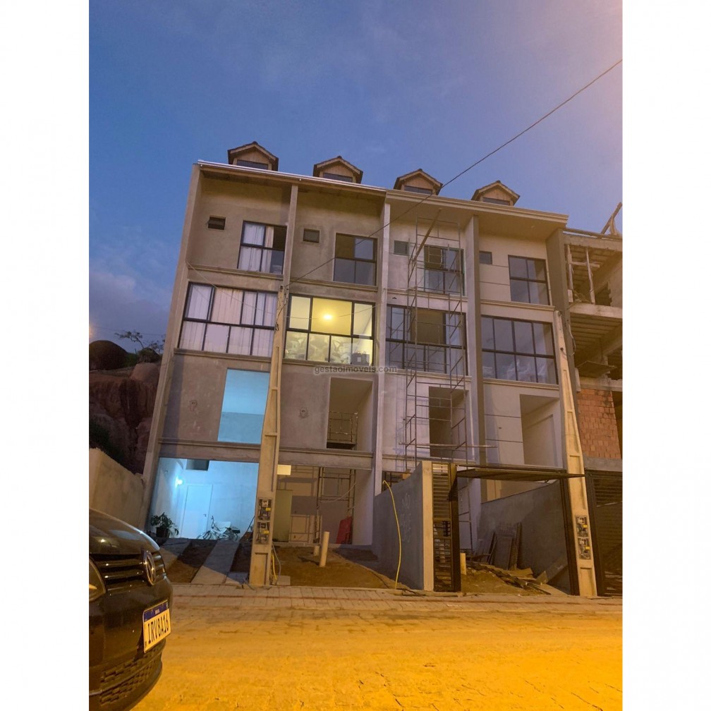 Casa à venda com 2 quartos, 125m² - Foto 3