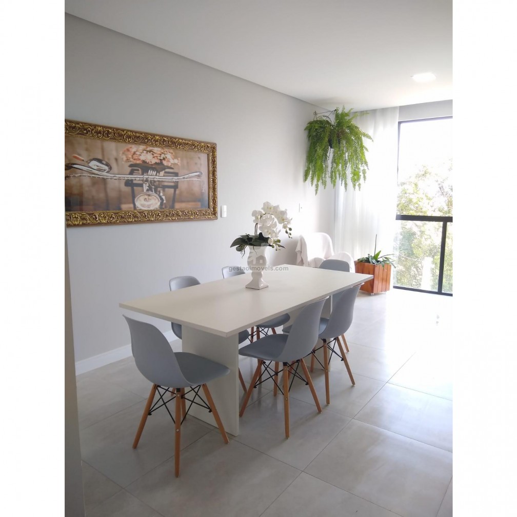 Casa à venda com 2 quartos, 125m² - Foto 8