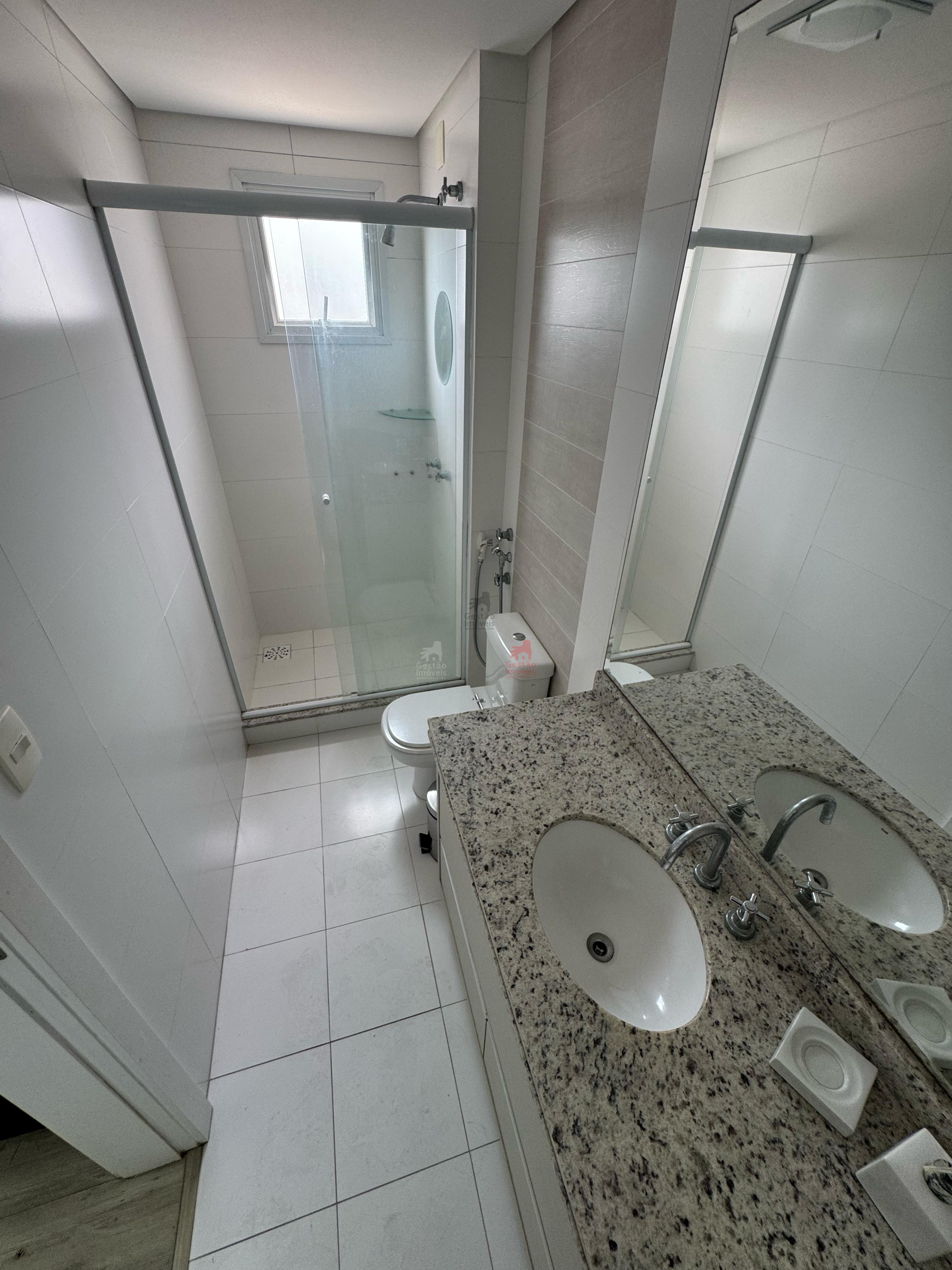 Apartamento para alugar com 4 quartos, 184m² - Foto 12