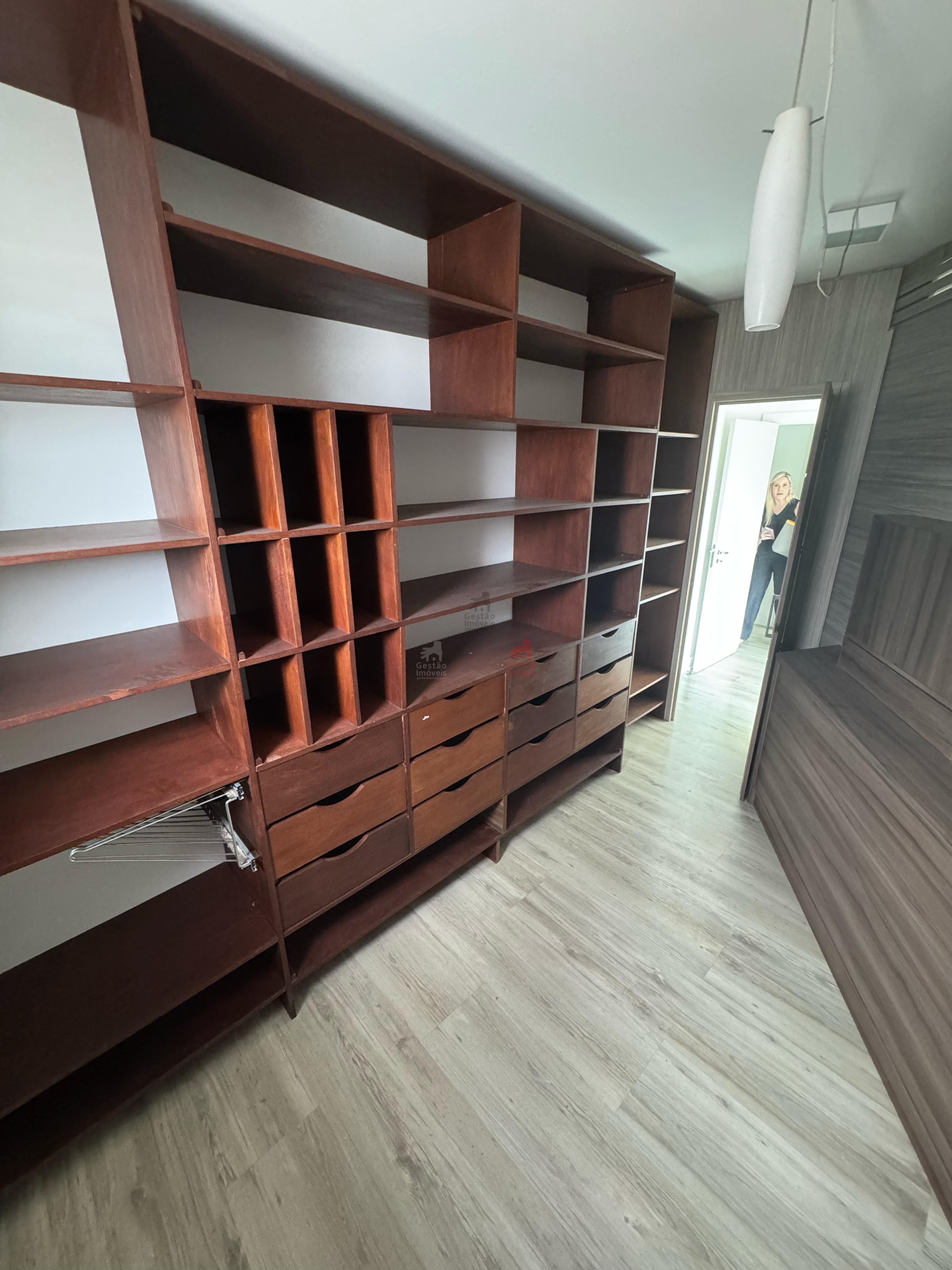 Apartamento para alugar com 4 quartos, 184m² - Foto 17