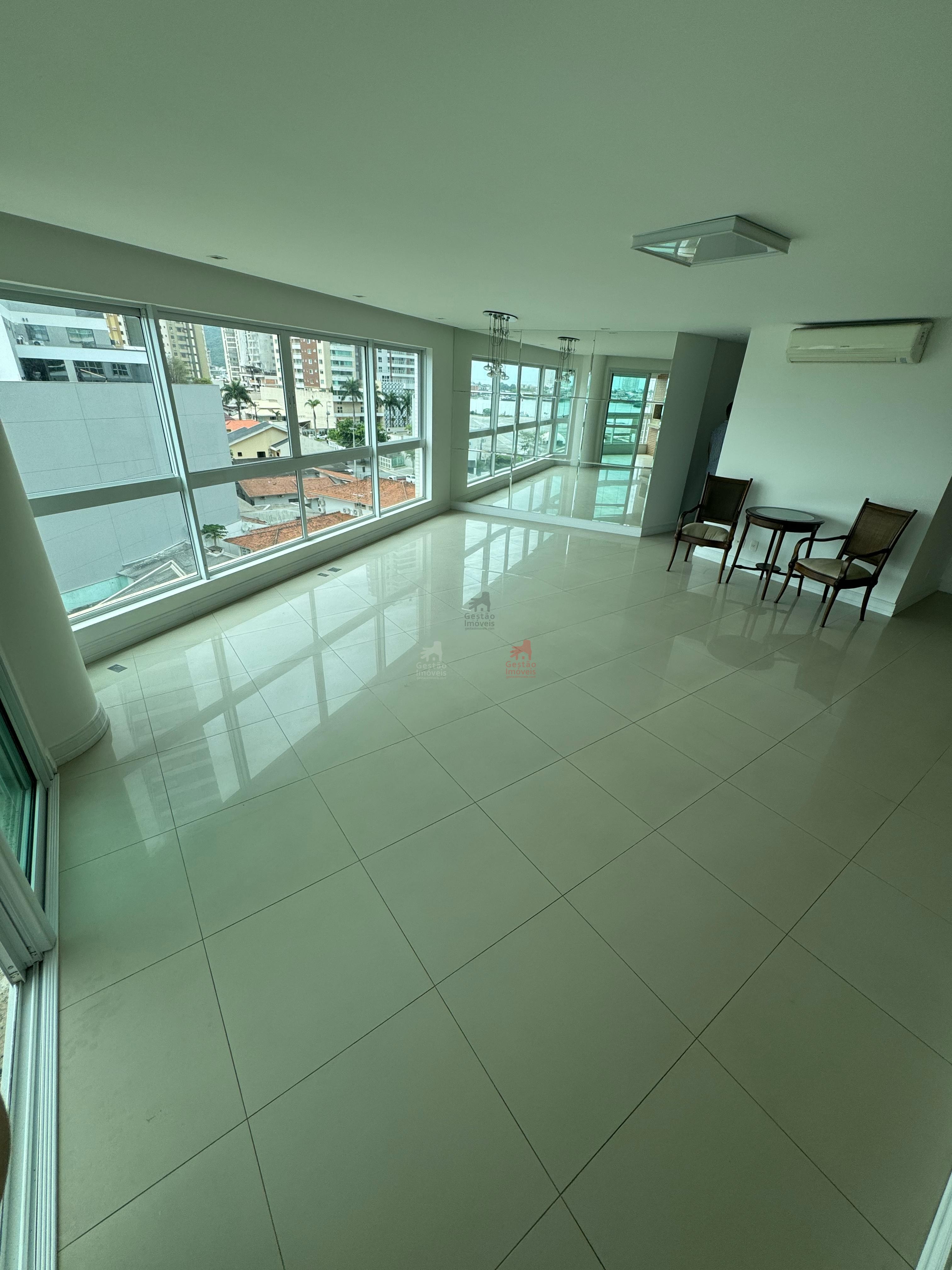 Apartamento para alugar com 4 quartos, 184m² - Foto 3