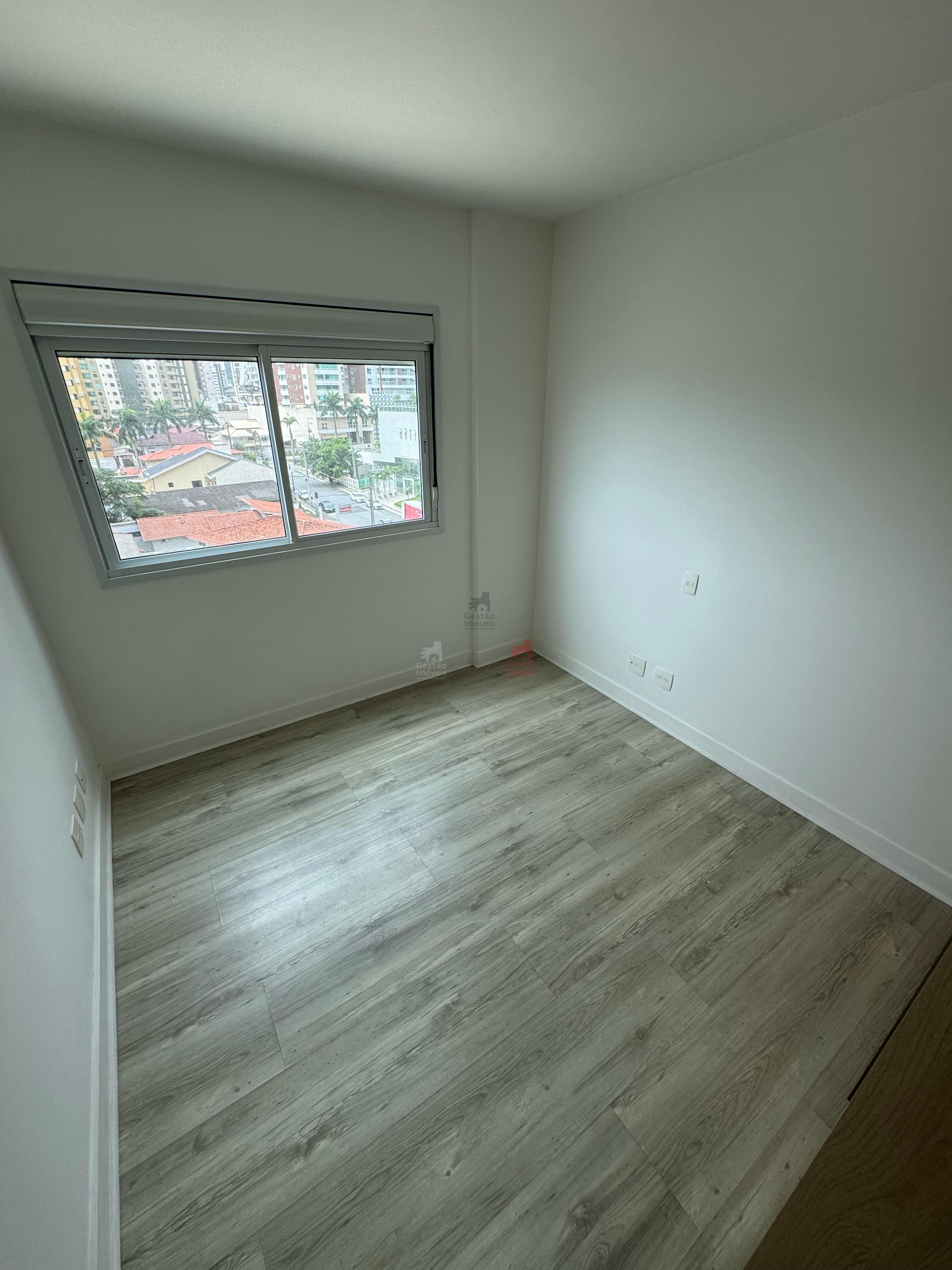 Apartamento para alugar com 4 quartos, 184m² - Foto 8
