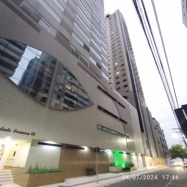 Apto com 5 quartos na quadra do mar, 2 vagas no centro-norte de BC Apto com 5 quartos na quadra do mar, 2 vagas no centro-norte de BC