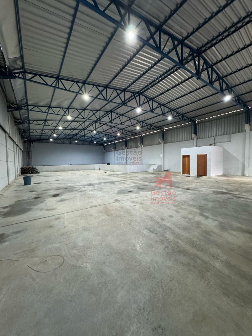 Depósito-Galpão, 300 m² - Foto 1